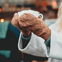 Last inn bildet i Galleri-visningsprogrammet, Almas Votter