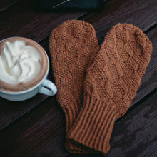 Last inn bildet i Galleri-visningsprogrammet, Almas Votter